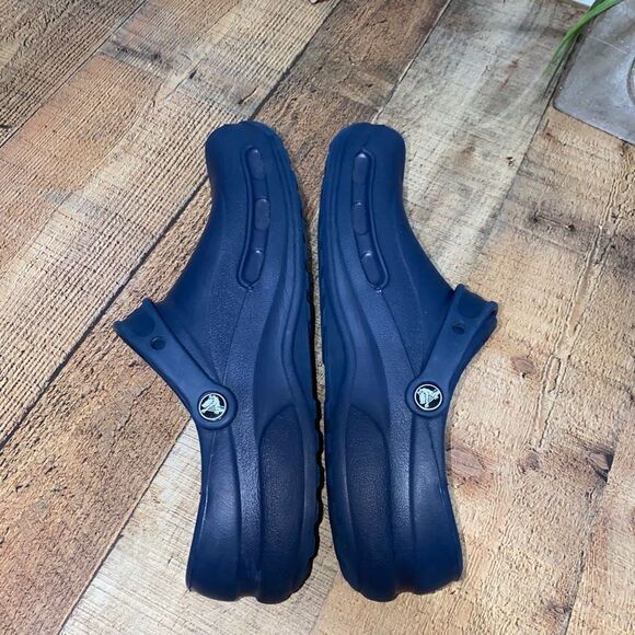 CROCS NAVY CLOG CLOSED TOE - Picture 6 of 11